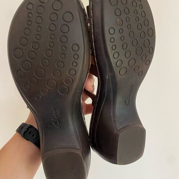 Clarks Brown Sandals Leather Straps Low Heel - Picture 4 of 9